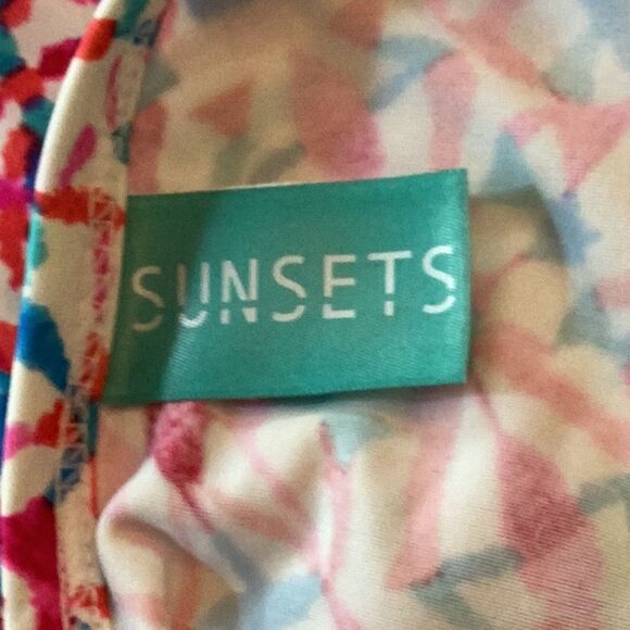 Sunsets Underwire Tankini - Picture 4 of 8